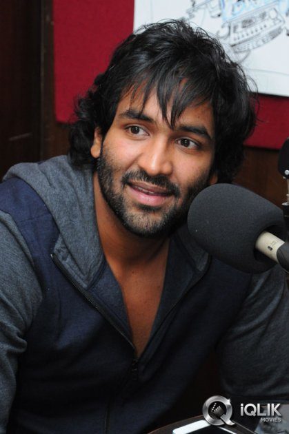 Manchu-Vishnu-at-Red-FM